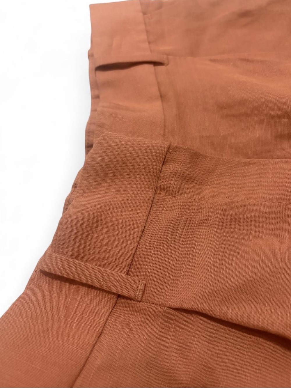H&M High-Rise Tailored Shorts in Rust Orange - Picture 3 of 8